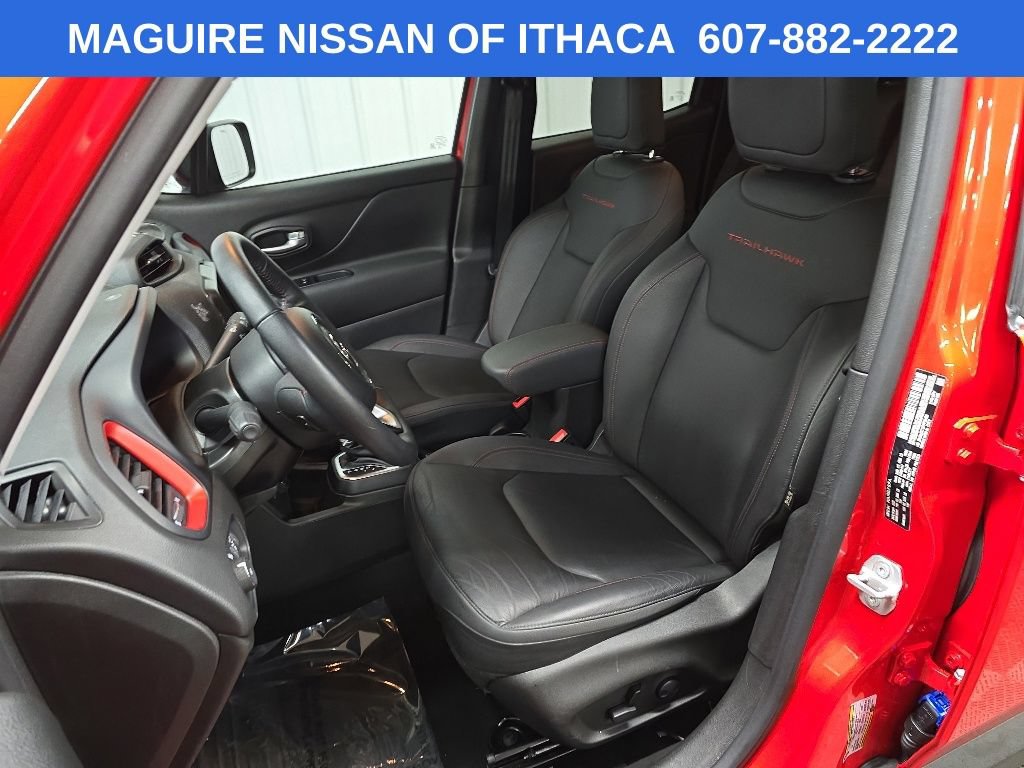 Used 2023 Jeep Renegade Trailhawk w/ Trailhawk Elite Group AWD/4WD image 30