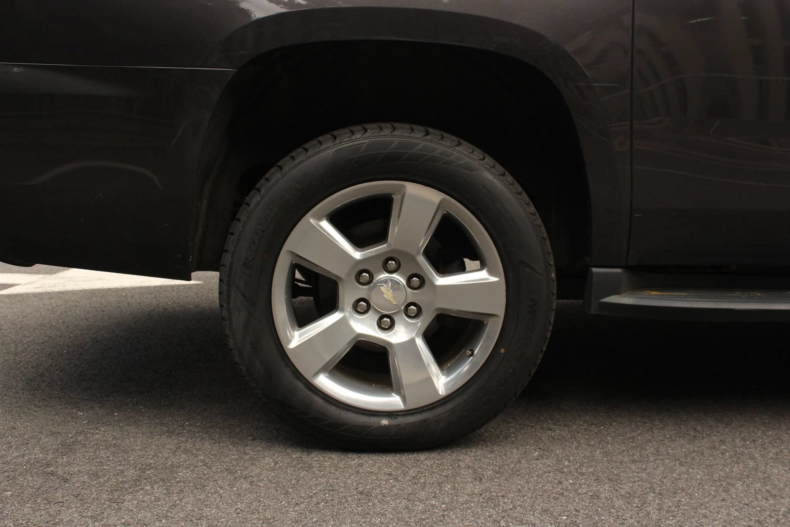 Used 2018 Chevrolet Suburban LT AWD/4WD image 5
