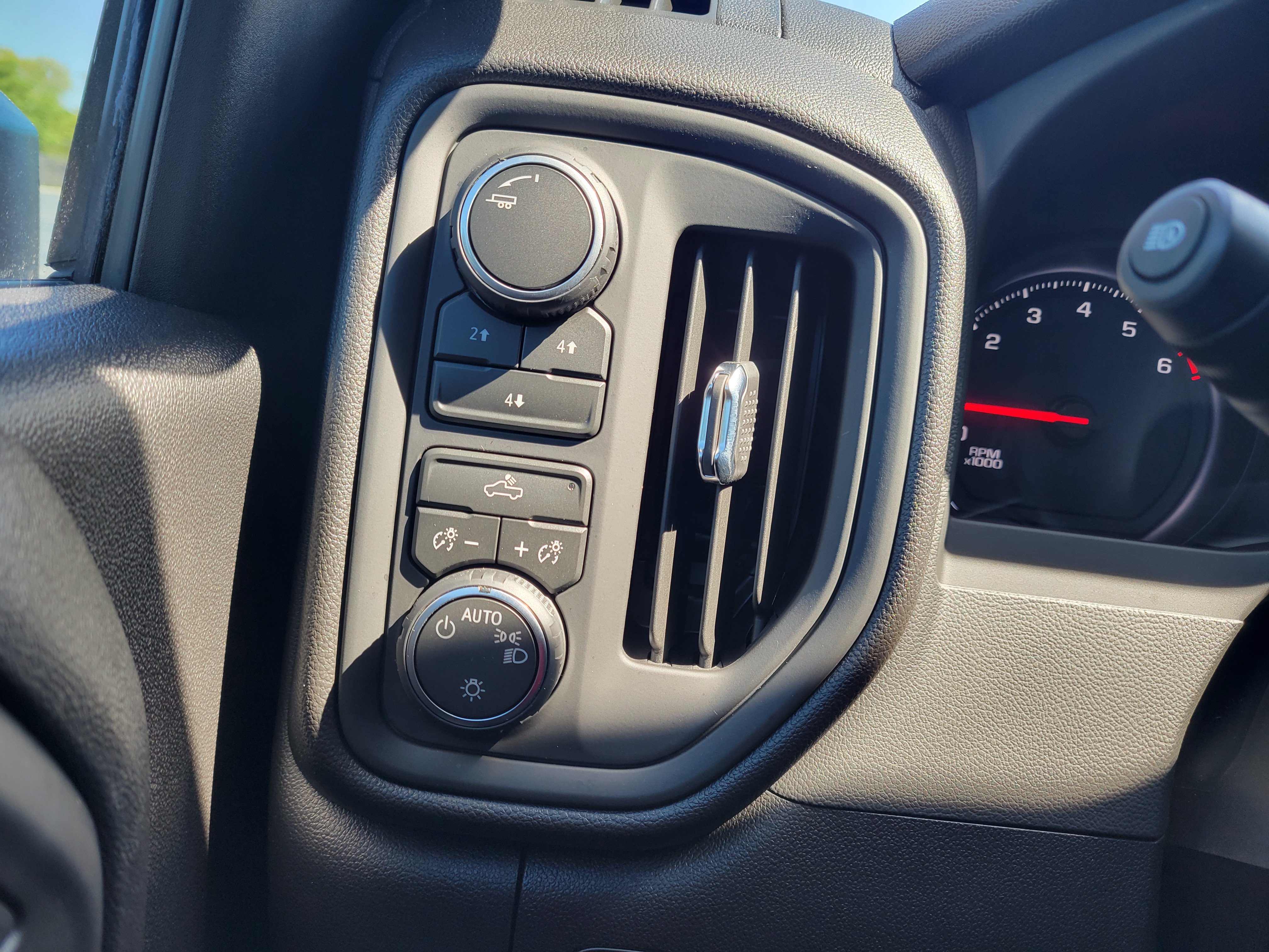 Certified 2026 Chevrolet Silverado 2500 Custom w/ Custom Blackout Package AWD/4WD image 23