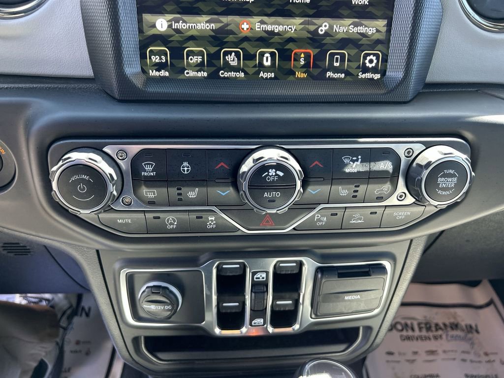 Used 2023 Jeep Wrangler Unlimited Sahara AWD/4WD image 25