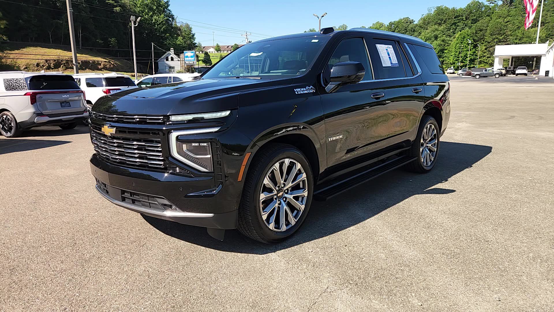 Used 2025 Chevrolet Tahoe High Country AWD/4WD image 13
