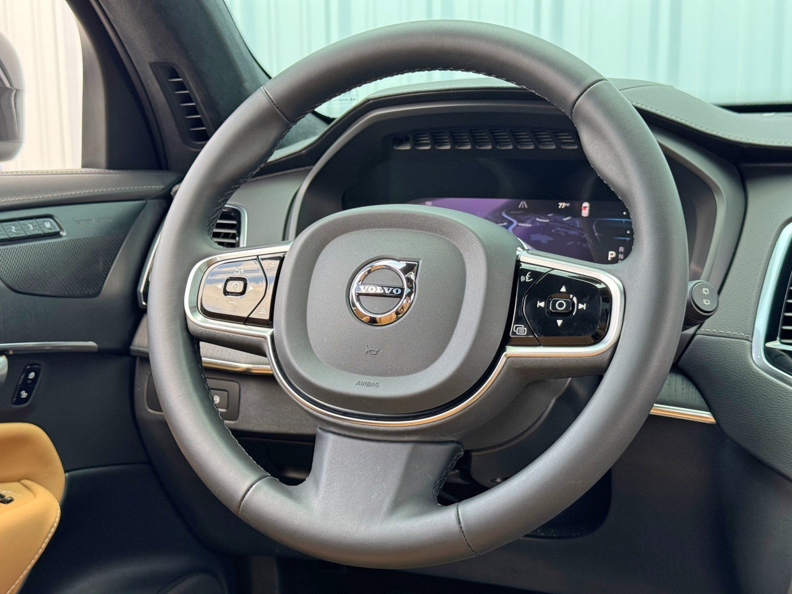 Used 2024 Volvo XC90 T8 Ultimate w/ Lounge Package image 20