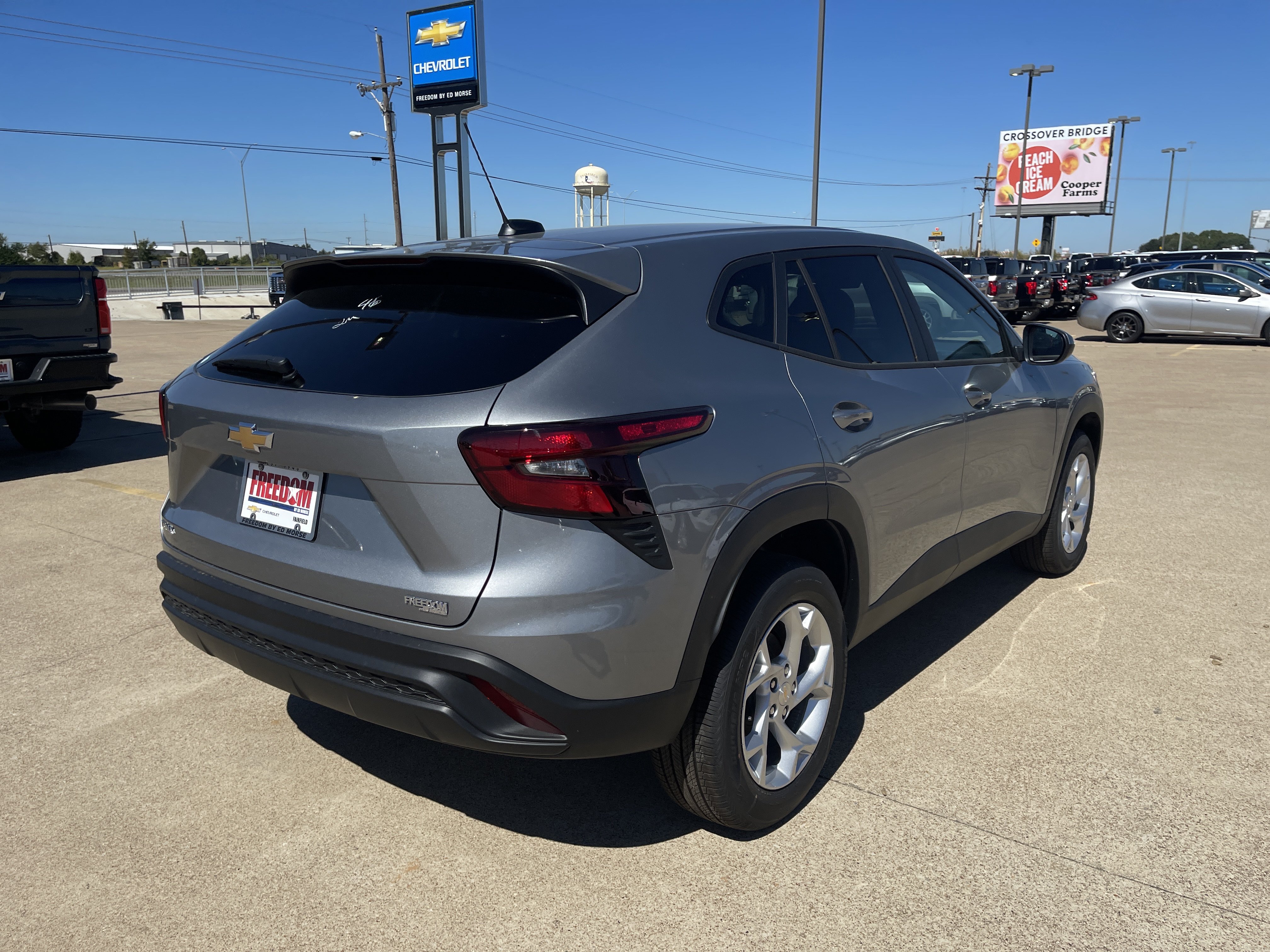 New 2026 Chevrolet Trax LS w/ LS Convenience Package FWD image 4