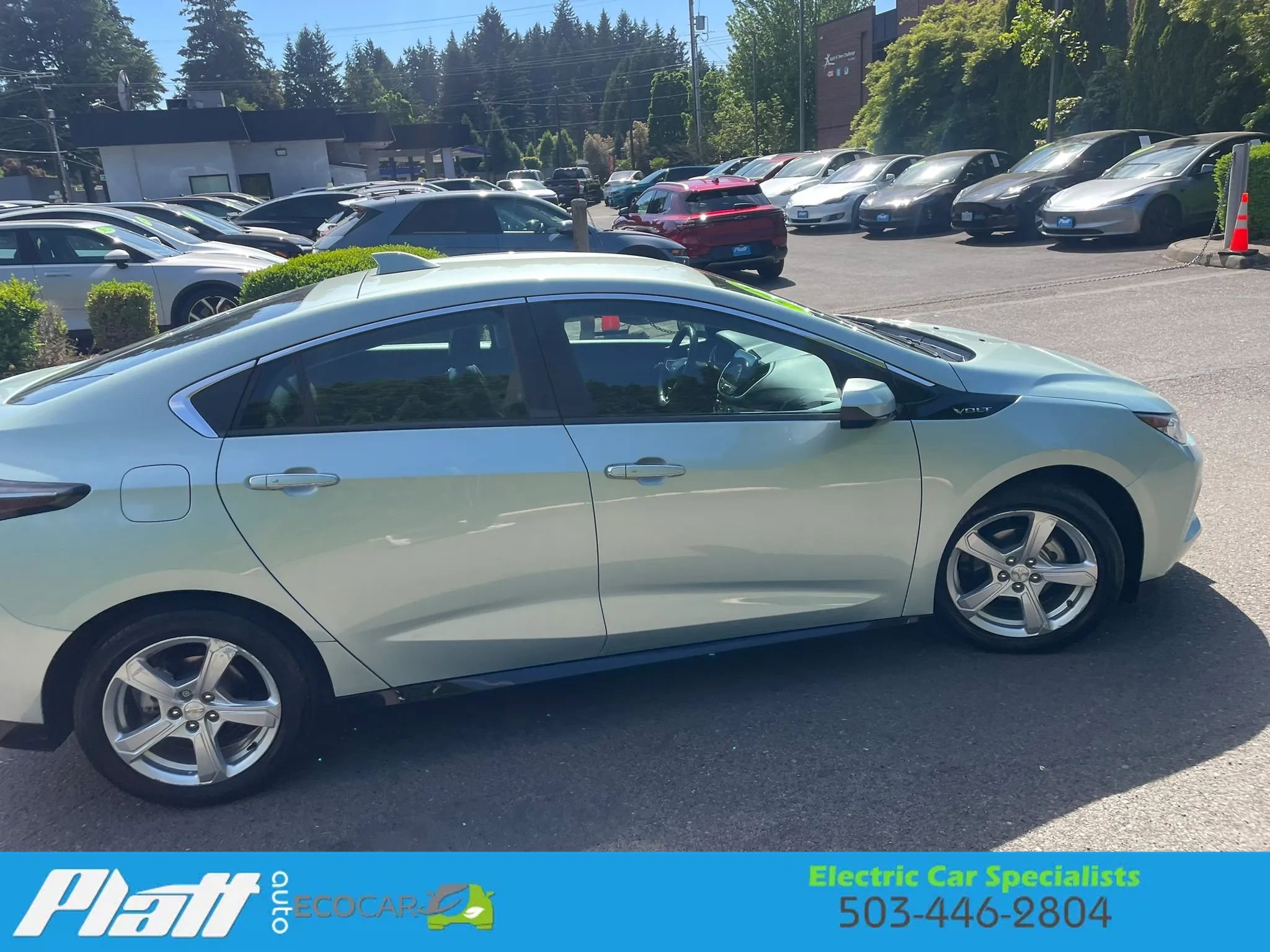 Used 2018 Chevrolet Volt LT w/ Comfort Package FWD image 12
