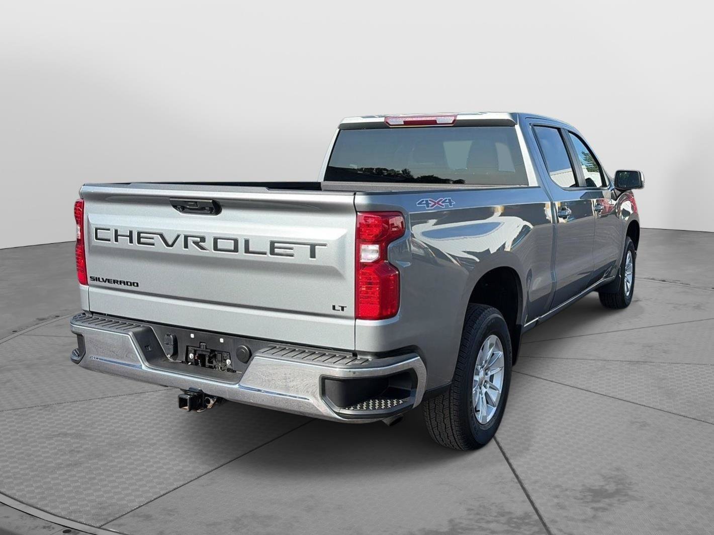 Used 2023 Chevrolet Silverado 1500 LT w/ Protection Package AWD/4WD image 5