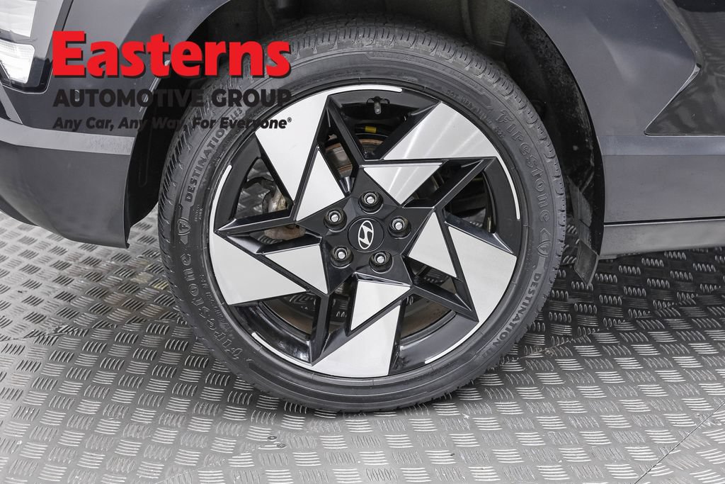 Used 2024 Hyundai Kona Limited FWD image 31