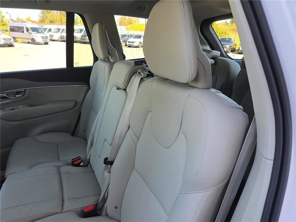 Used 2025 Volvo XC90 T8 Plus w/ Protection Package Premier image 17