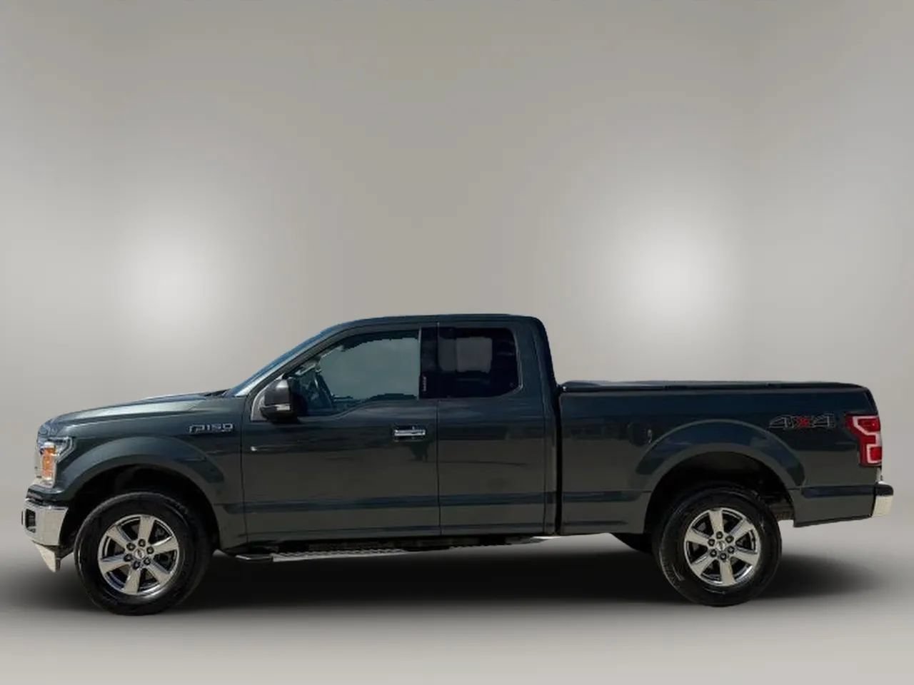 Used 2018 Ford F150 XLT w/ Equipment Group 302A Luxury AWD/4WD image 4