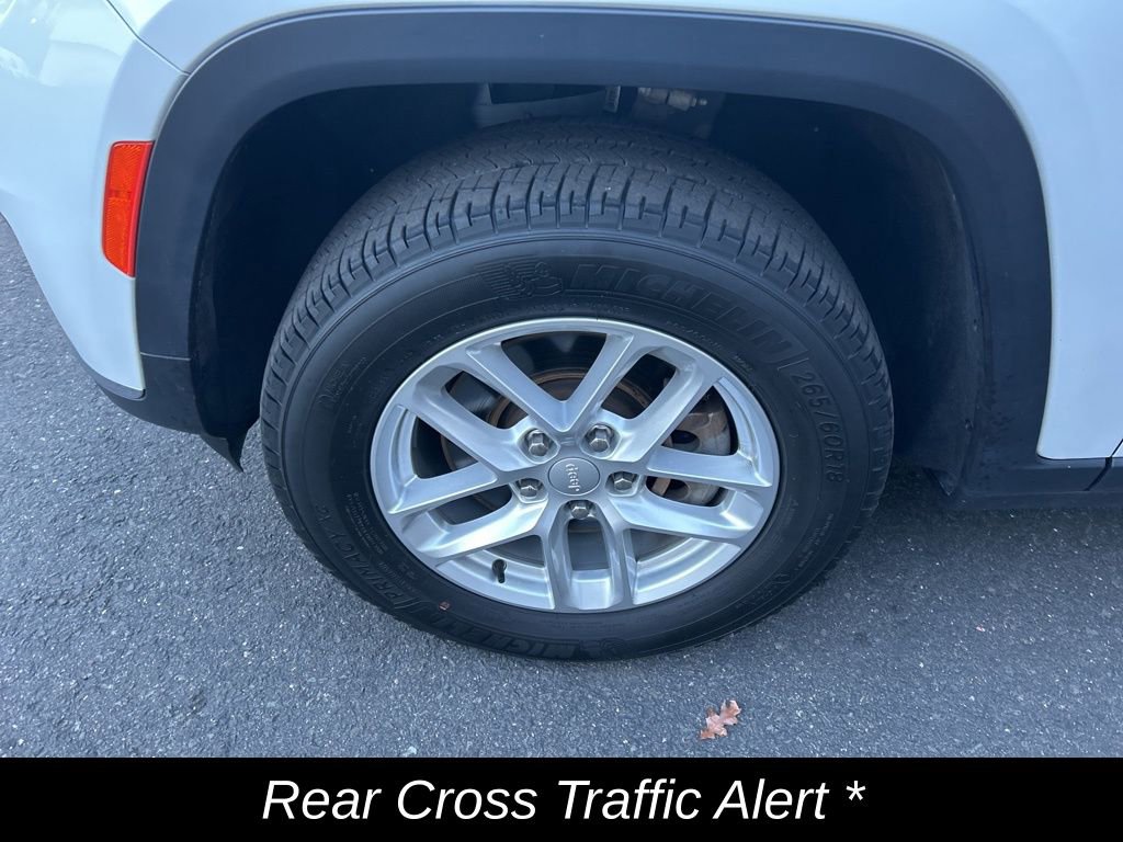 Used 2022 Jeep Grand Cherokee L Laredo w/ Luxury Tech Group I image 14