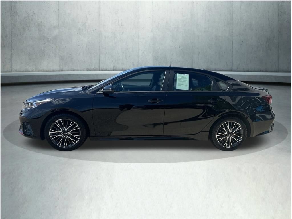 Used 2024 Kia Forte GT-Line w/ GT-Line Premium Package FWD image 2
