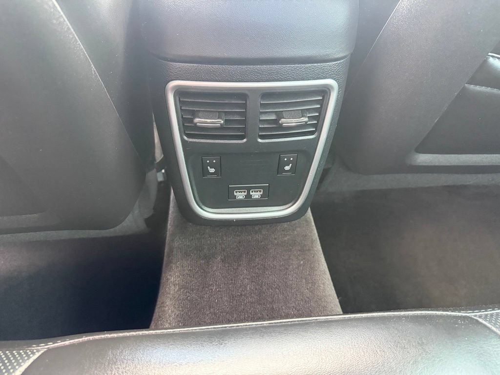 Used 2017 Dodge Charger R/T w/ Premium Group RWD image 16