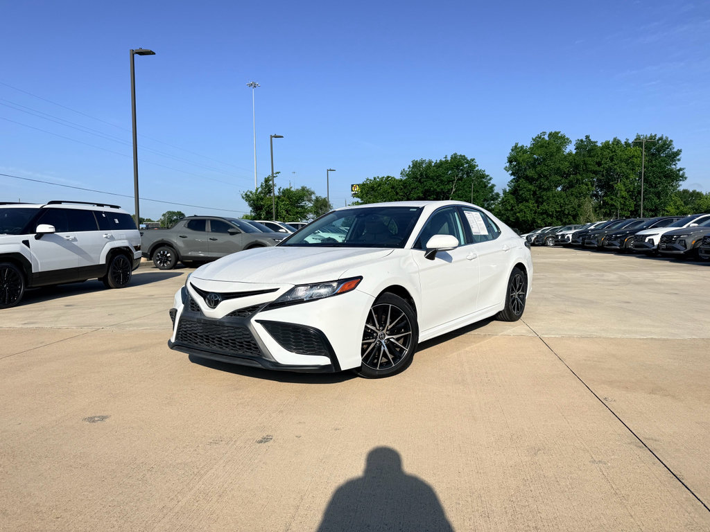 Used 2022 Toyota Camry SE FWD image 31