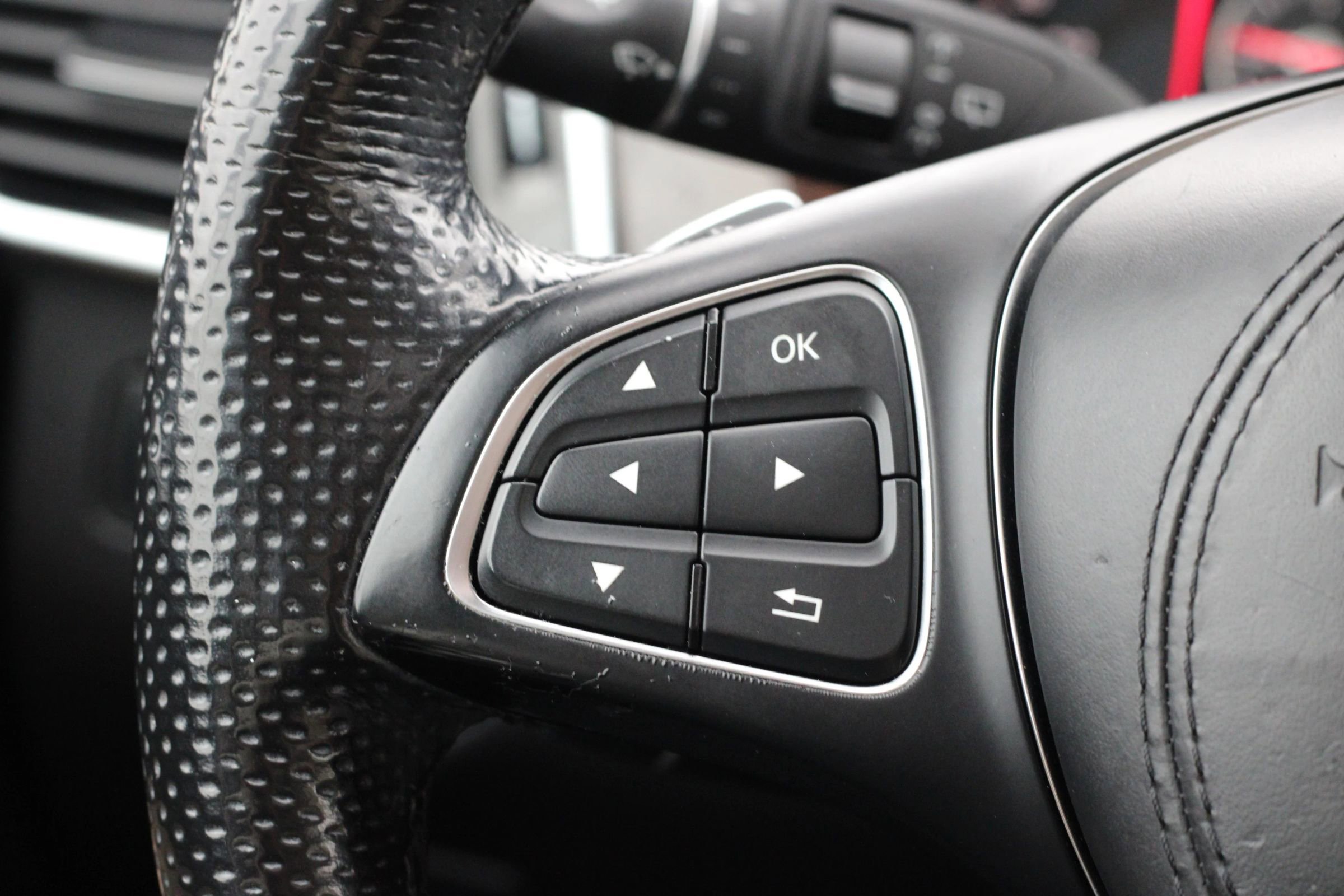 Used 2018 Mercedes-Benz GLS 450 4MATIC w/ Premium Package image 17