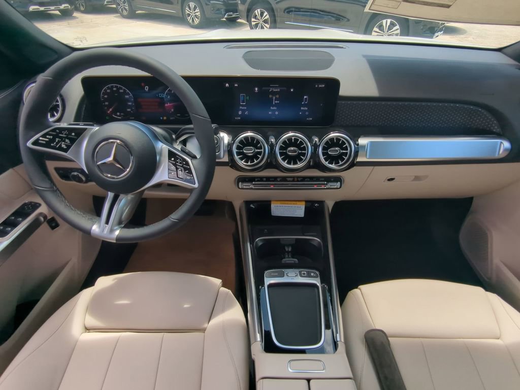 New 2025 Mercedes-Benz GLB 250 GLB 250 image 2