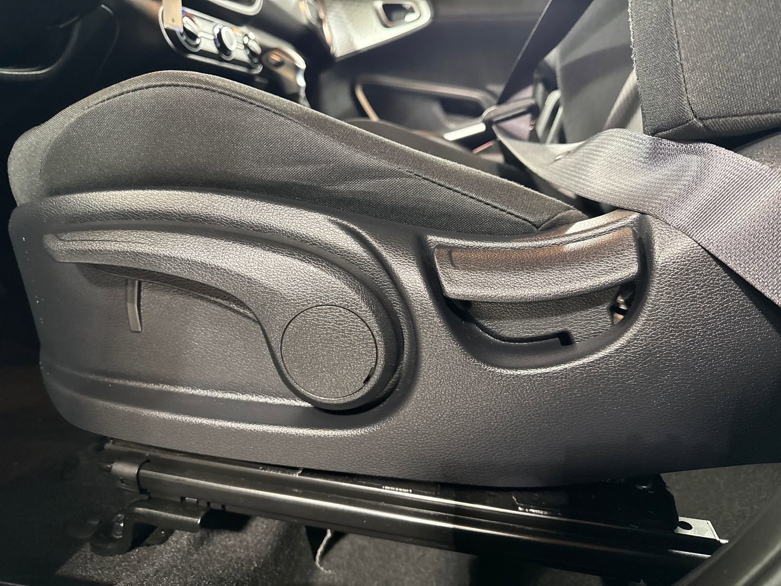Certified 2023 Kia Soul LX FWD image 16
