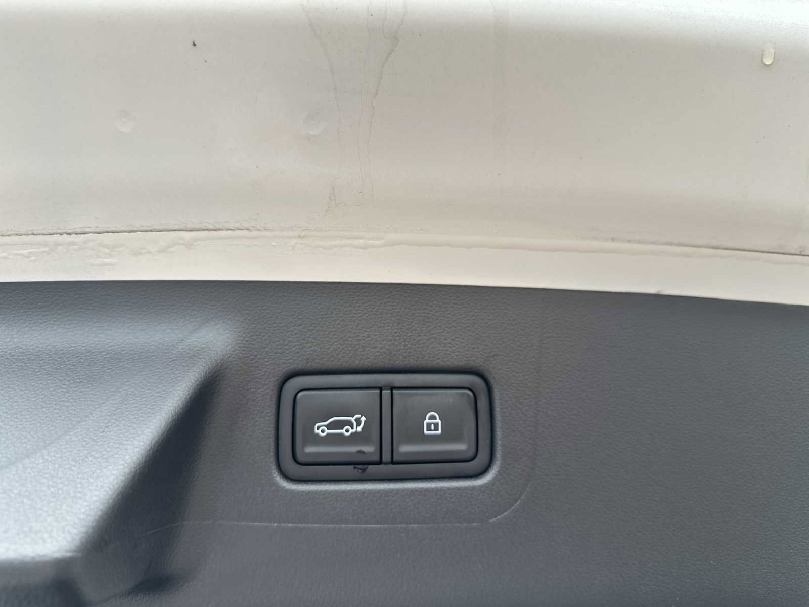 Used 2025 Hyundai Santa Fe Limited FWD image 29