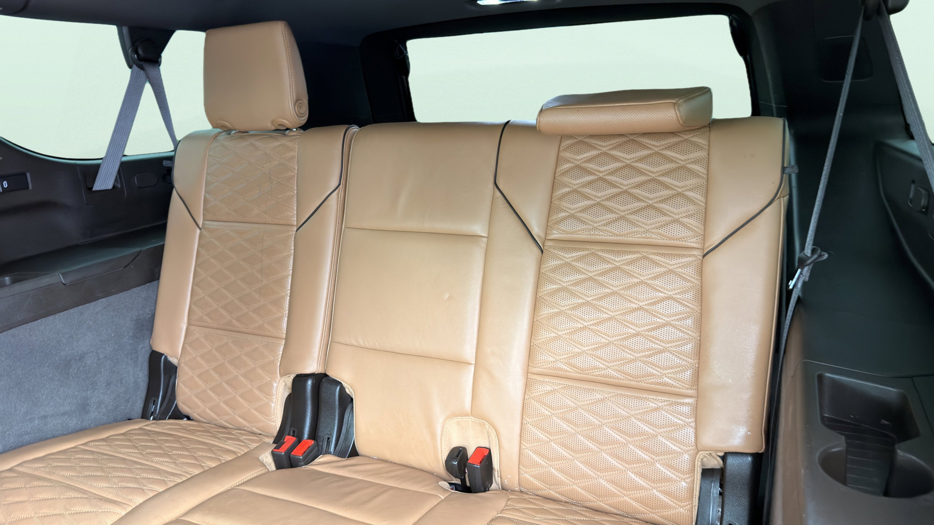 Used 2021 Cadillac Escalade ESV Premium Luxury AWD/4WD image 33