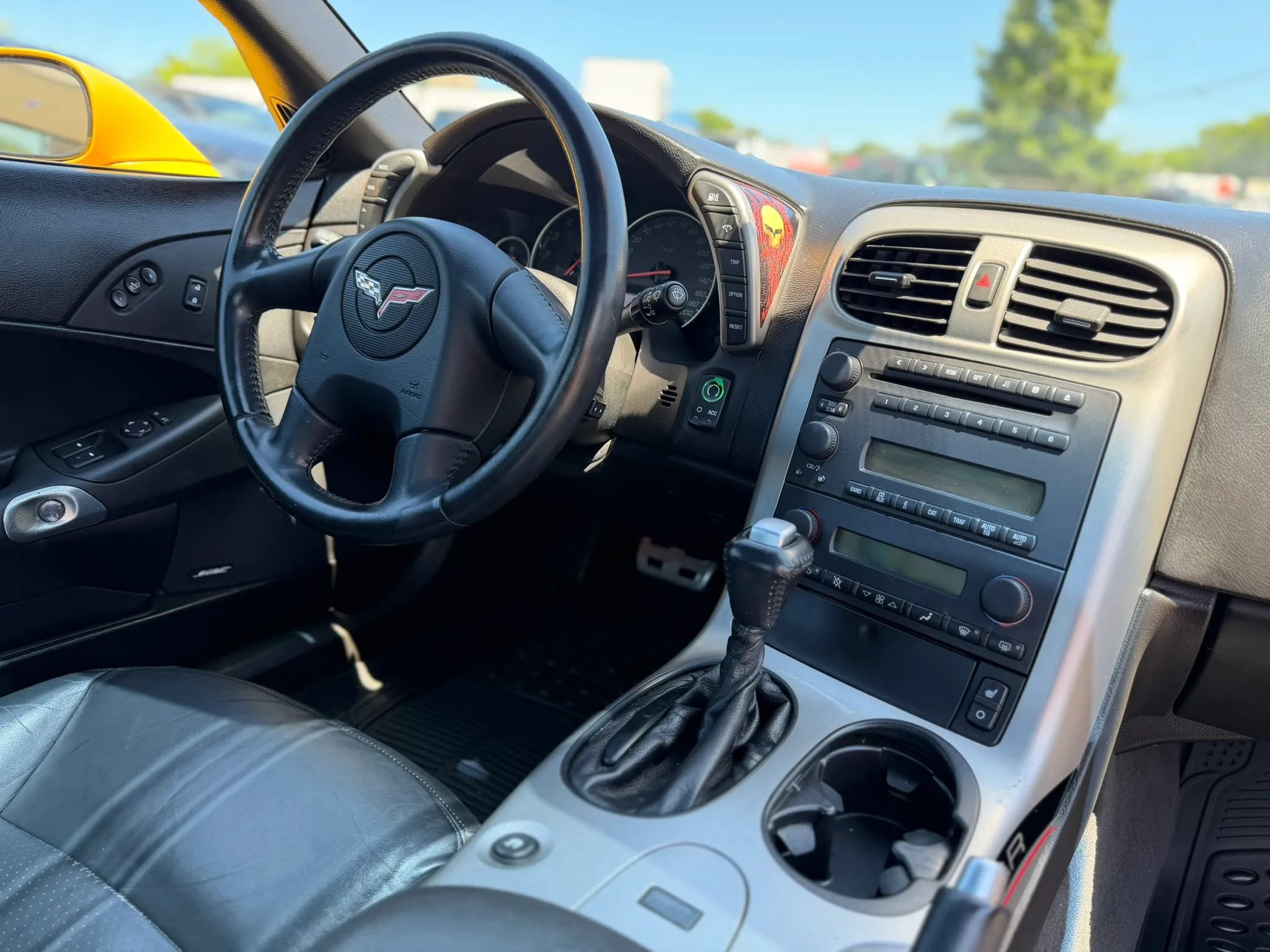 Used 2005 Chevrolet Corvette Coupe w/ Preferred Equipment Group RWD image 25