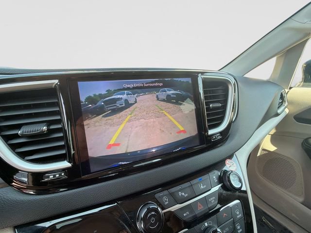 Used 2024 Chrysler Pacifica Touring-L FWD image 28
