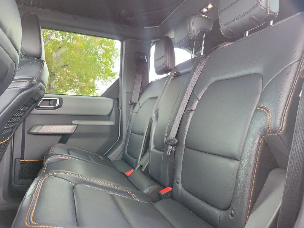 Used 2023 Ford Bronco Badlands w/ Sasquatch Package AWD/4WD image 13