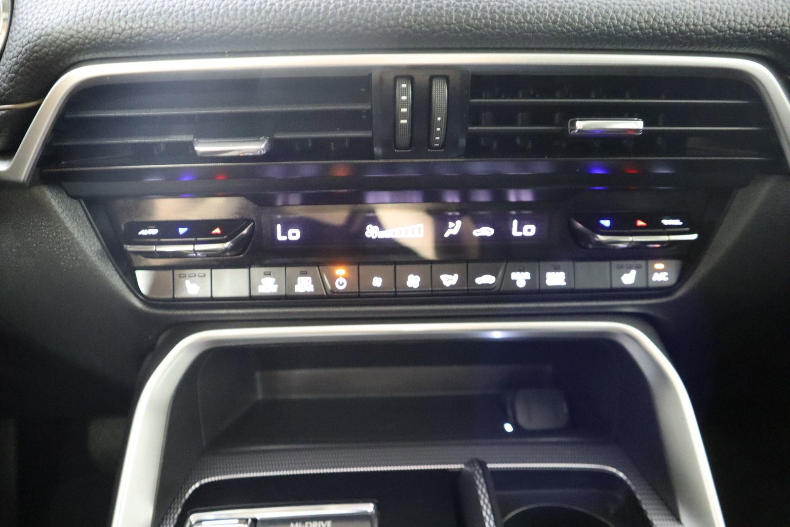 Used 2024 MAZDA CX-90 3.3 Turbo w/ Premium Package image 39