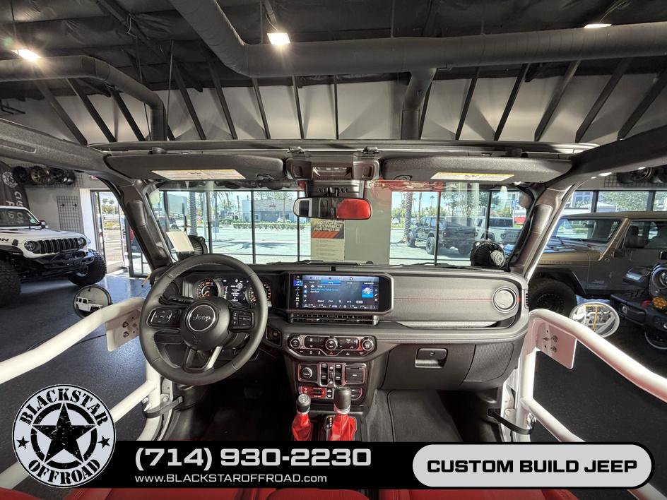 Used 2025 Jeep Wrangler Unlimited Rubicon AWD/4WD image 26