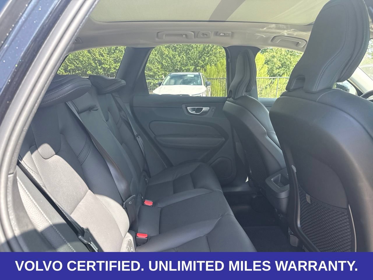 Certified 2024 Volvo XC60 B5 Plus w/ Protection Package Premier AWD/4WD image 13