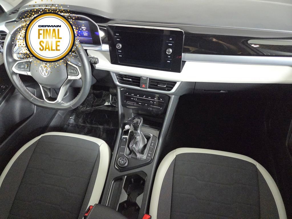 Certified 2025 Volkswagen Taos SE image 26