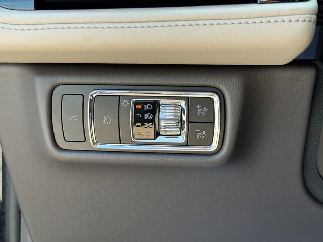 Used 2024 Lincoln Aviator Reserve w/ Equipment Group 201A RWD image 48
