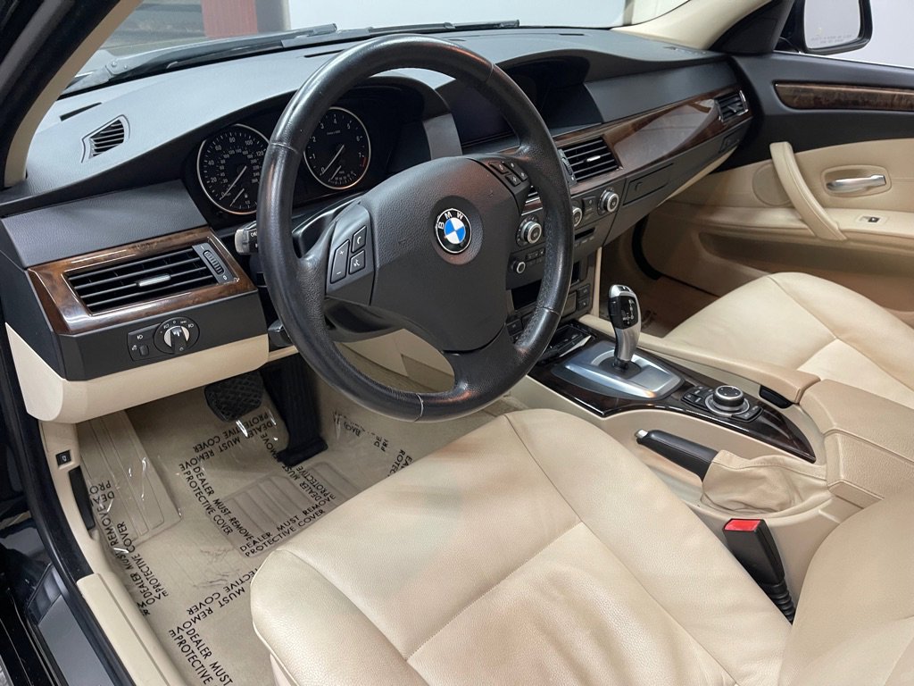 Used 2010 BMW 528i Sedan RWD image 25