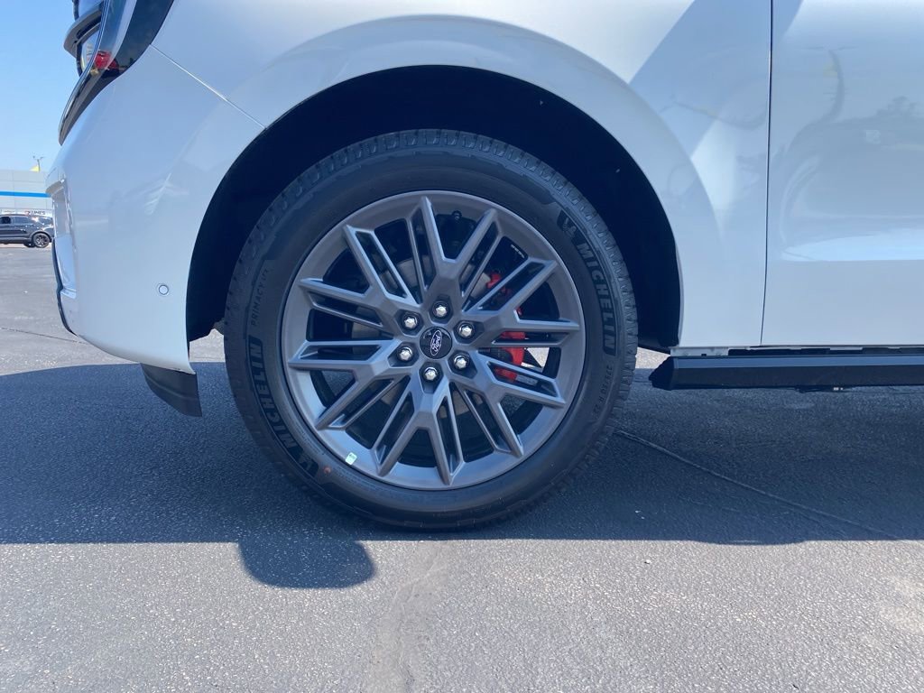New 2025 Ford Expedition Platinum w/ Stealth Performance Package image 16