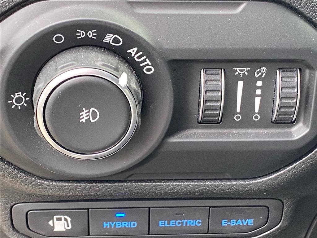 Used 2021 Jeep Wrangler Unlimited Sahara w/ Cold Weather Group image 11