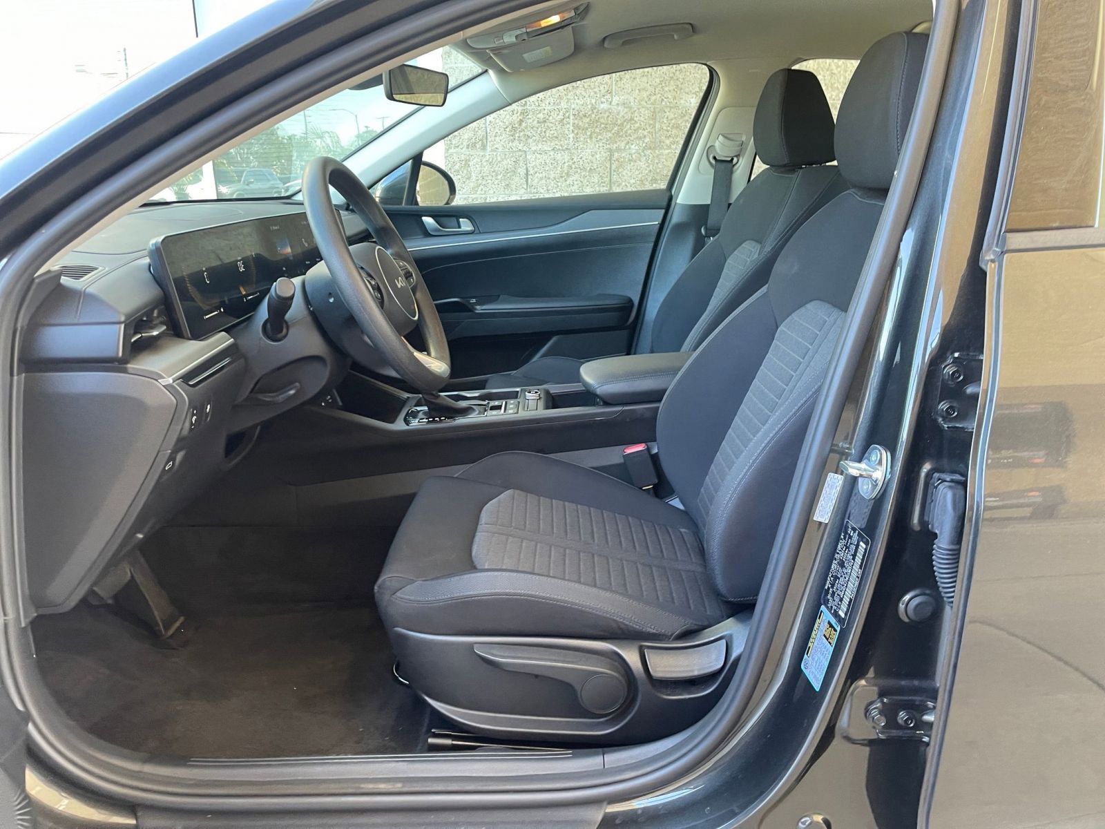 Used 2025 Kia K5 LXS image 27