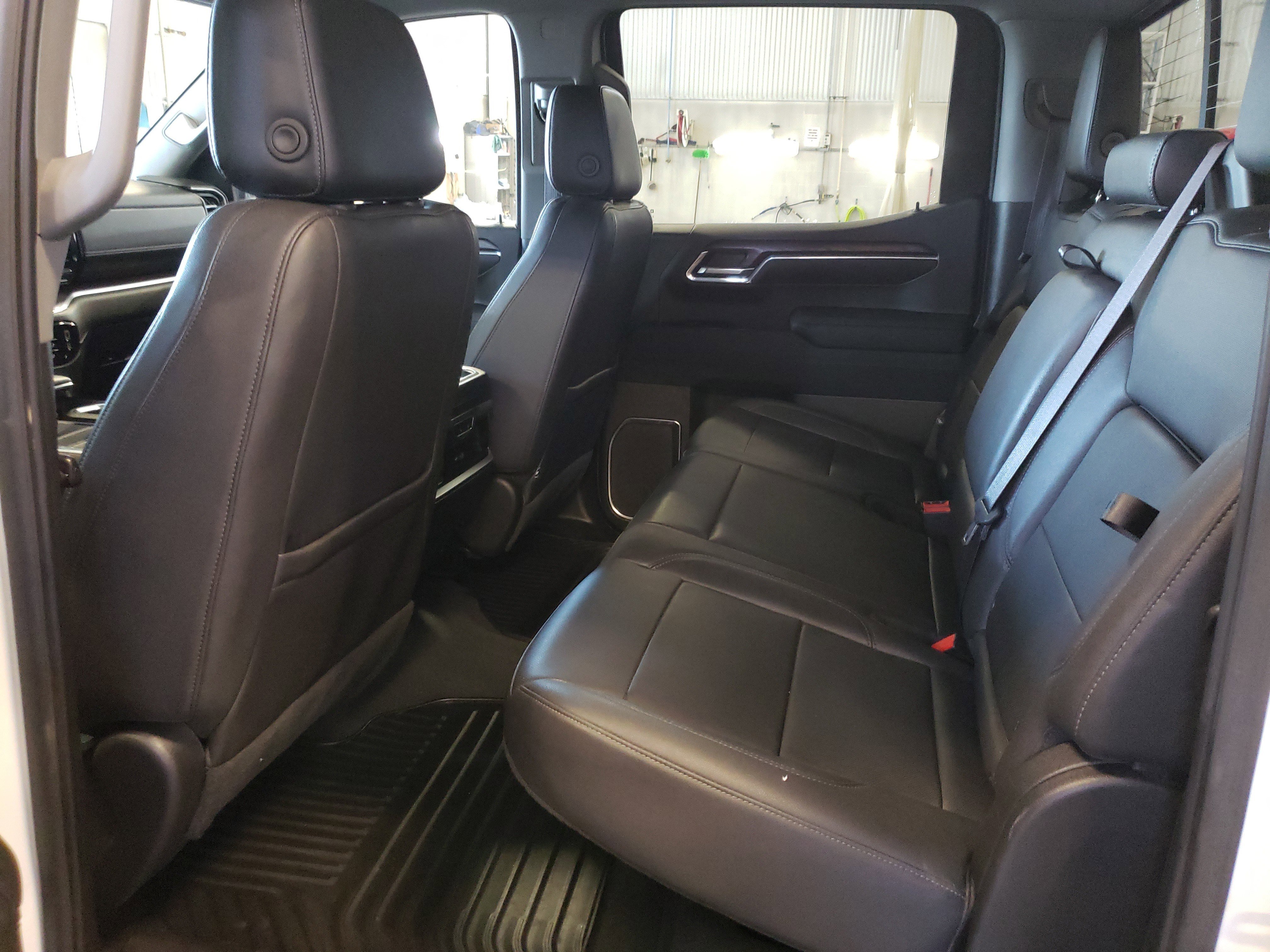 Certified 2022 GMC Sierra 1500 SLT w/ SLT Convenience Package image 12