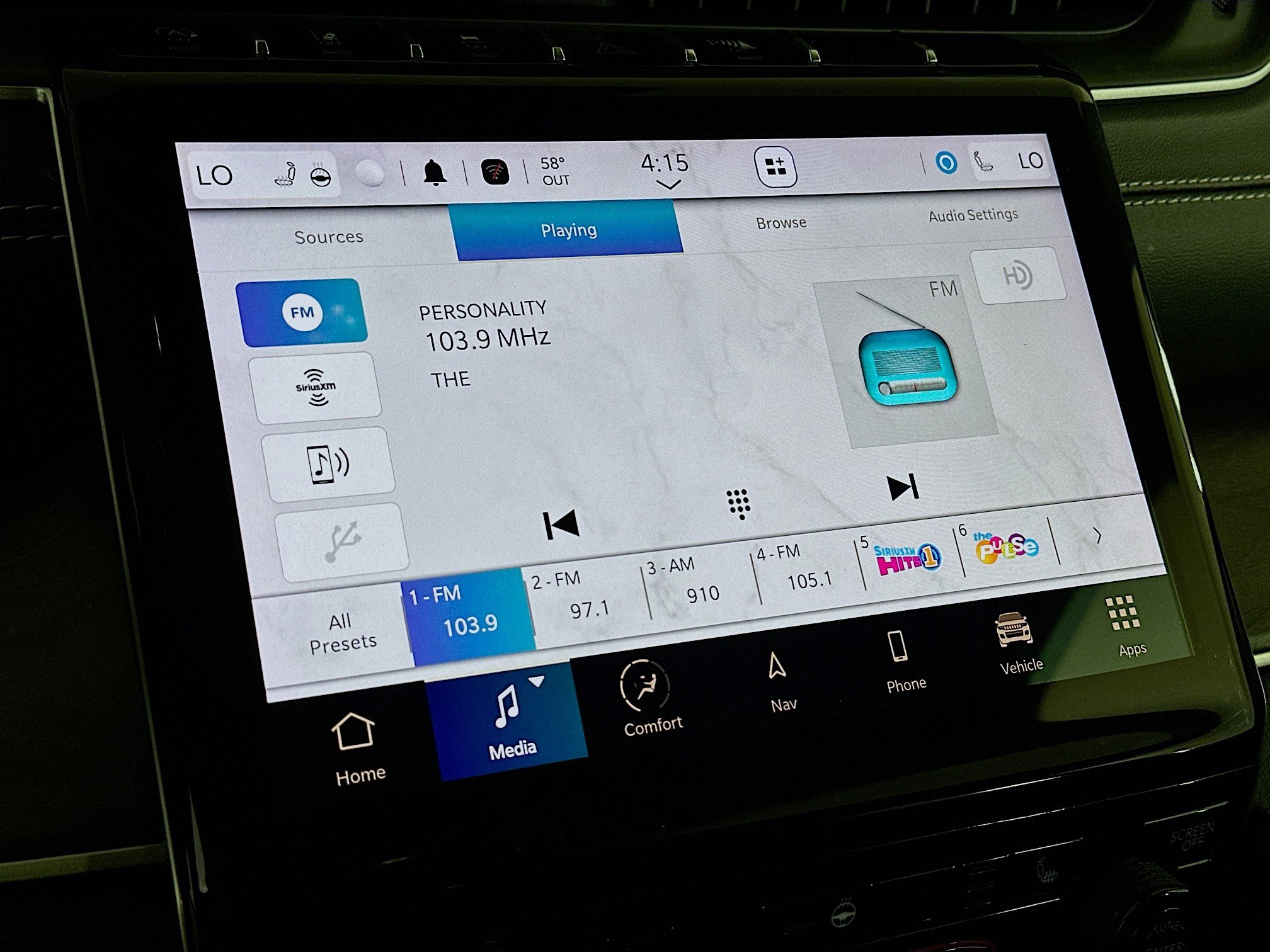 Used 2023 Jeep Grand Cherokee Limited w/ Black Appearance Package image 21