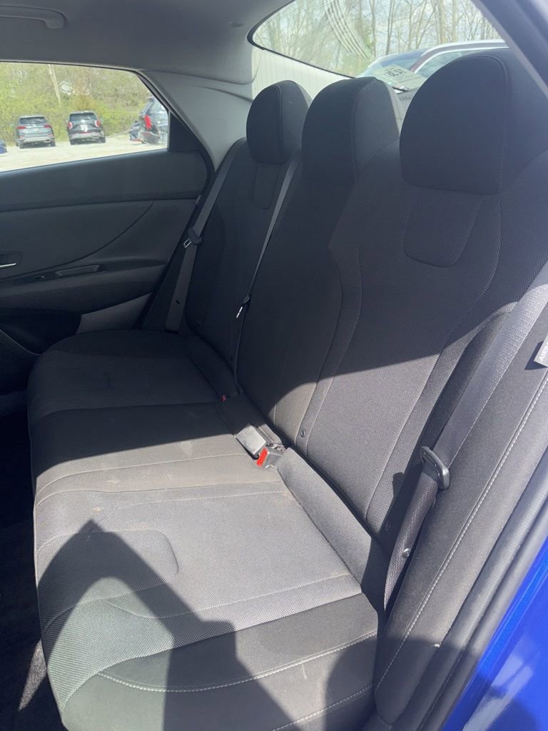 Used 2025 Hyundai Elantra SE image 7