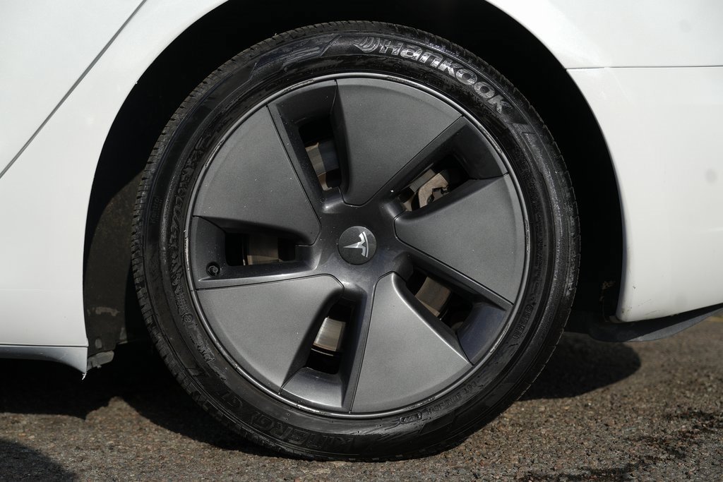 Used 2023 Tesla Model 3 Standard Range image 14