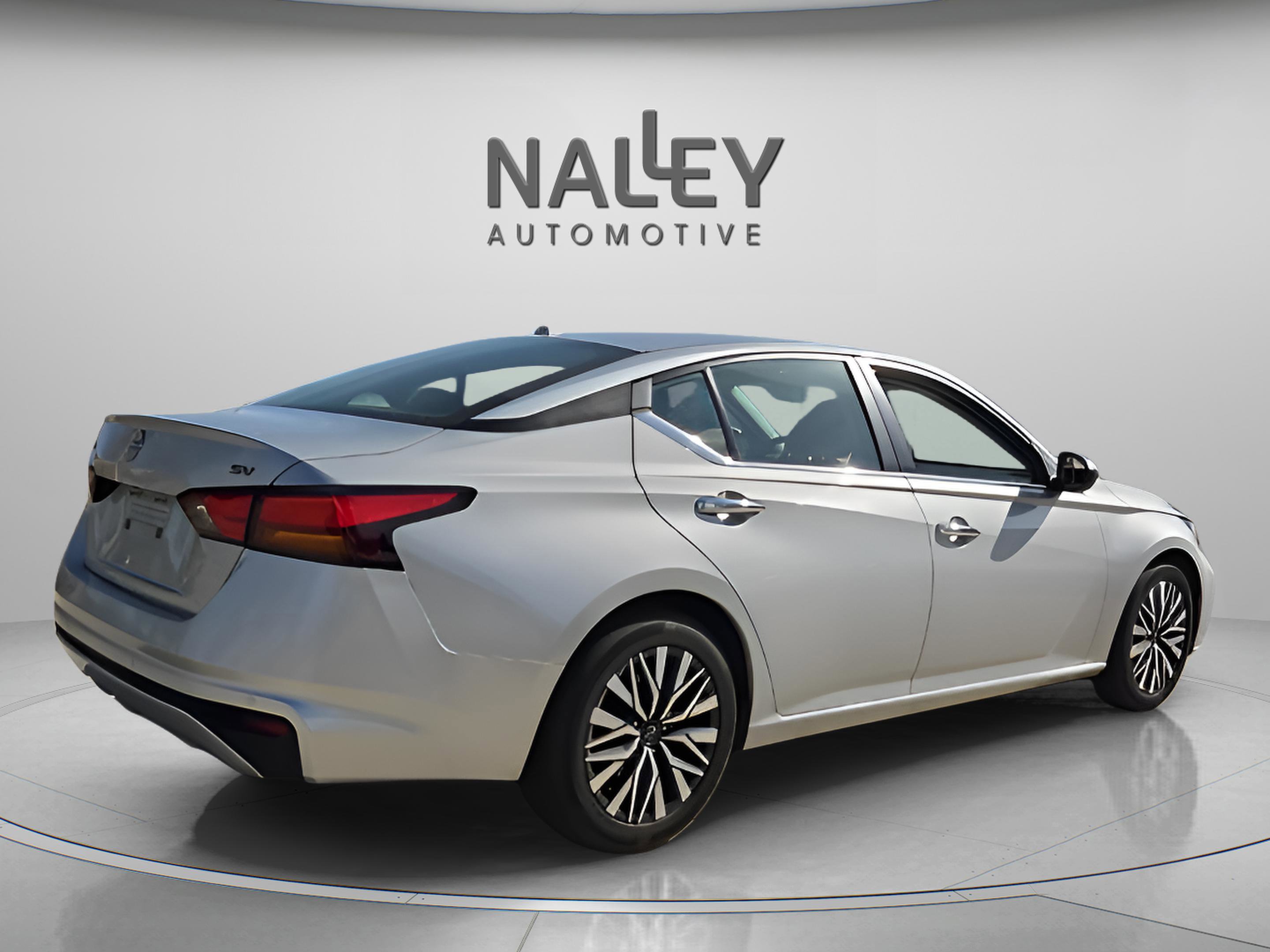 Used 2024 Nissan Altima 2.5 SV image 8