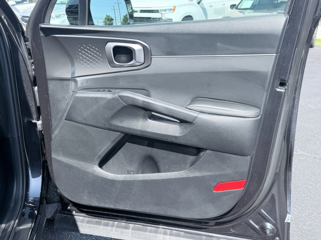 Used 2026 Kia Sorento LX FWD image 29