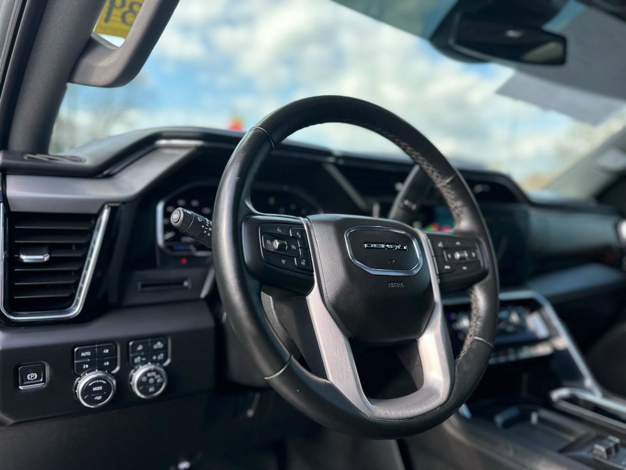 Used 2025 GMC Sierra 3500 Denali AWD/4WD image 13