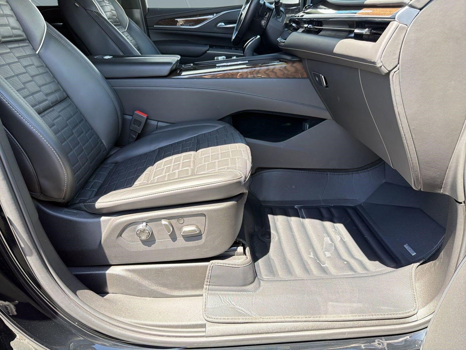 Used 2024 Cadillac Escalade ESV Sport Platinum AWD/4WD image 30