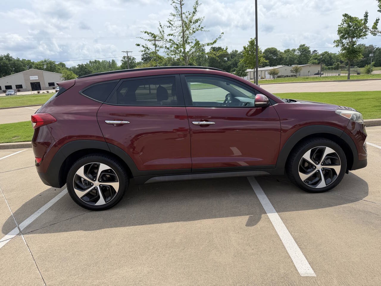 Used 2016 Hyundai Tucson Limited w/ Option Group 03 AWD/4WD image 2