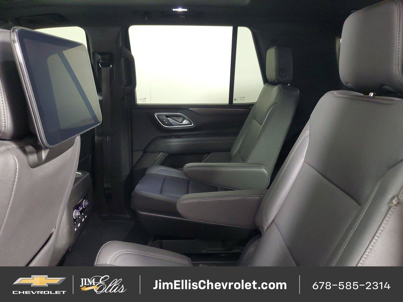 Used 2023 Chevrolet Tahoe Z71 w/ Luxury Package AWD/4WD image 12