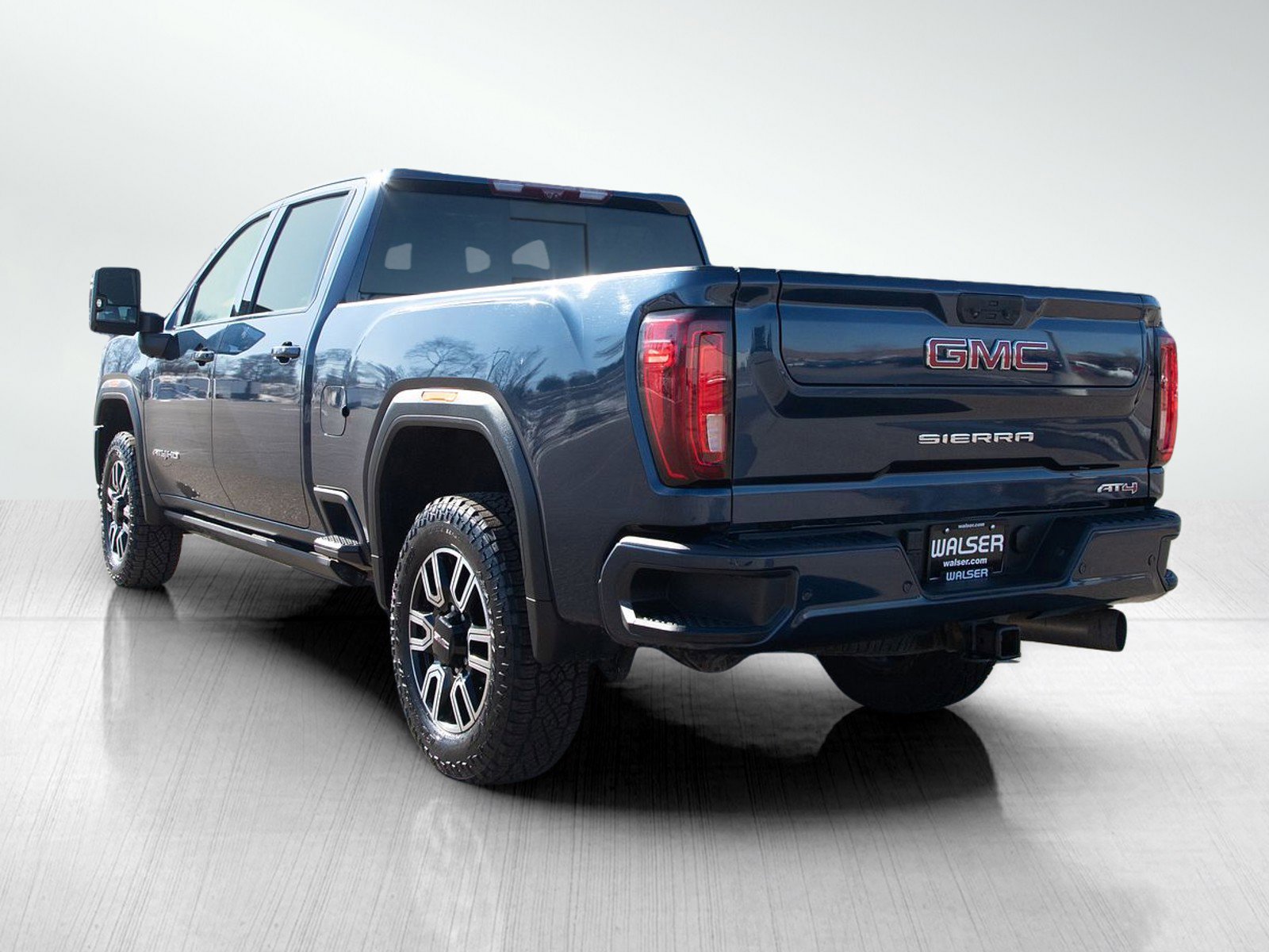 Used 2022 GMC Sierra 2500 AT4 w/ AT4 Premium Plus Package image 3