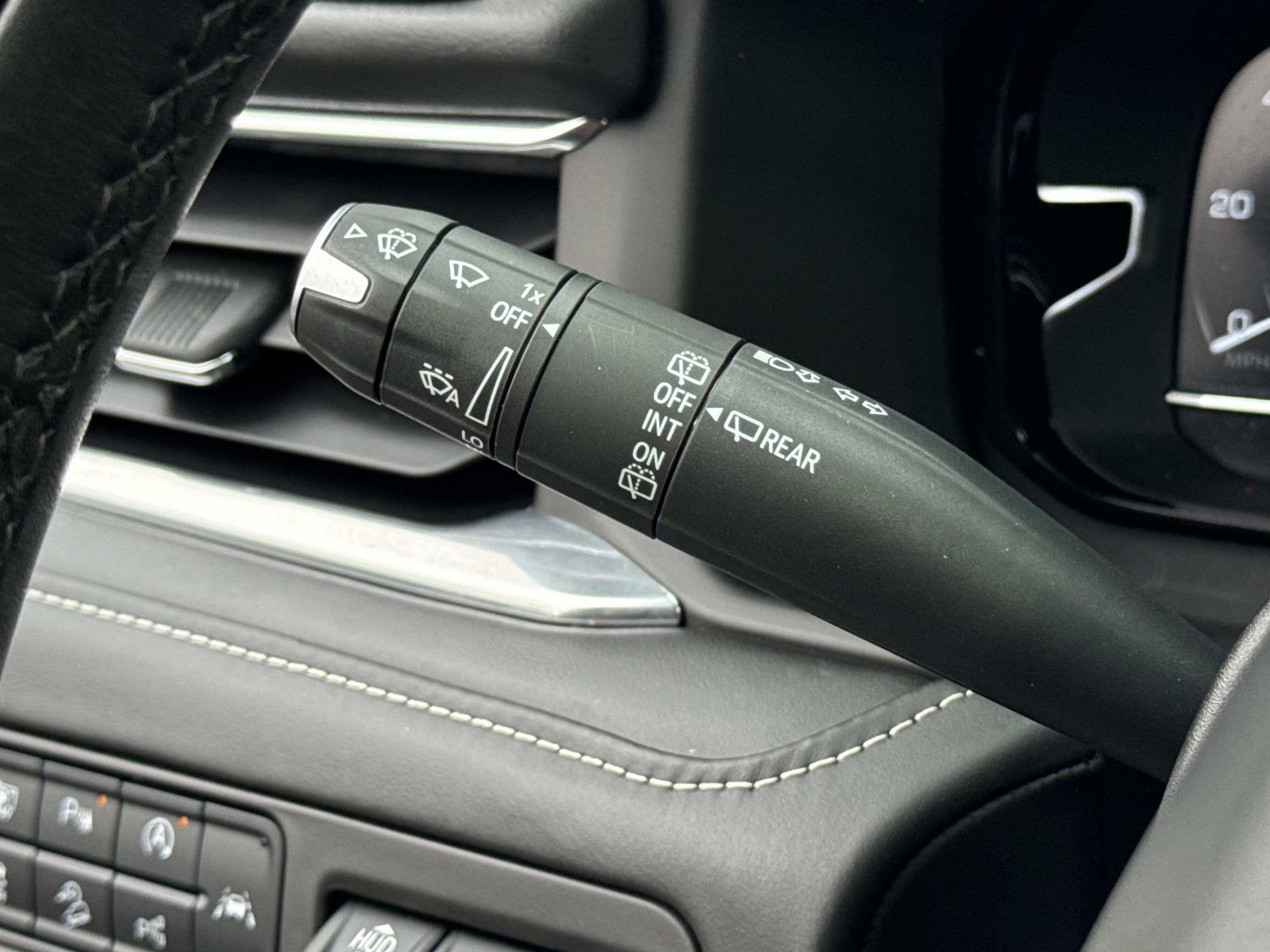 Used 2023 GMC Yukon Denali Ultimate image 9