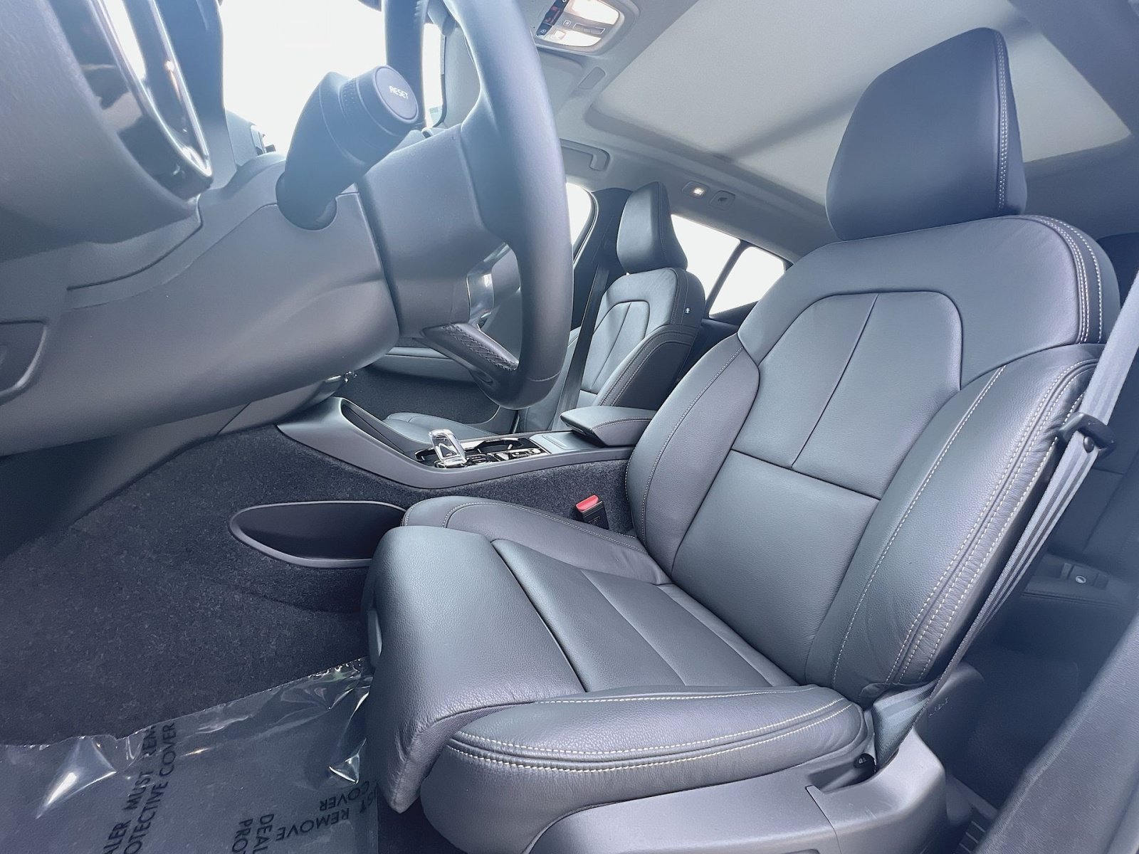 New 2026 Volvo XC40 B5 Plus w/ Protection Package Premier AWD/4WD image 21