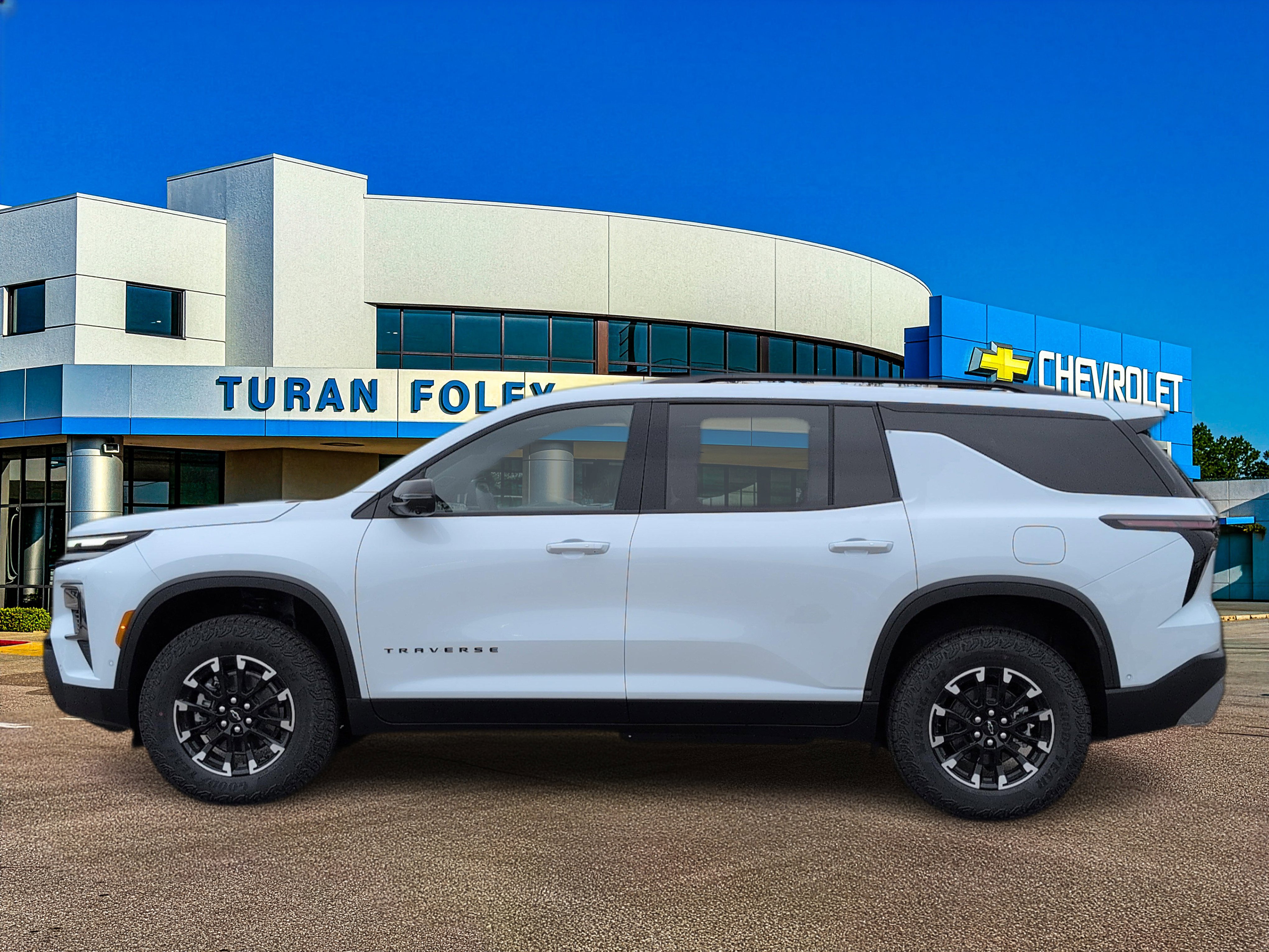 New 2026 Chevrolet Traverse Z71 w/ Enhanced Driving Package image 2