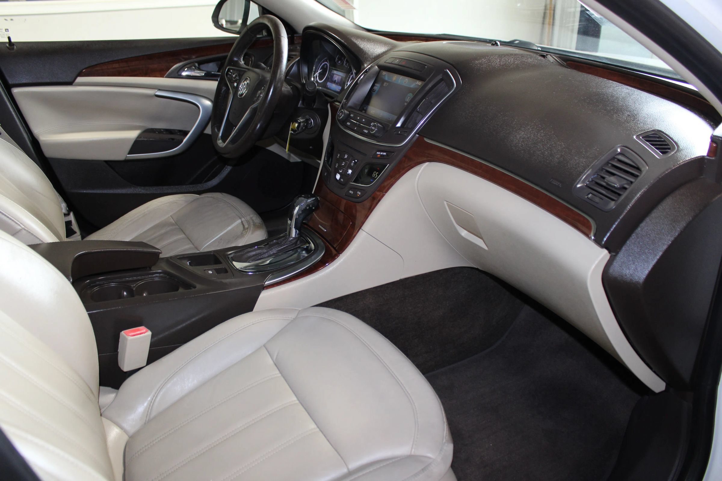 Used 2014 Buick Regal FWD image 24