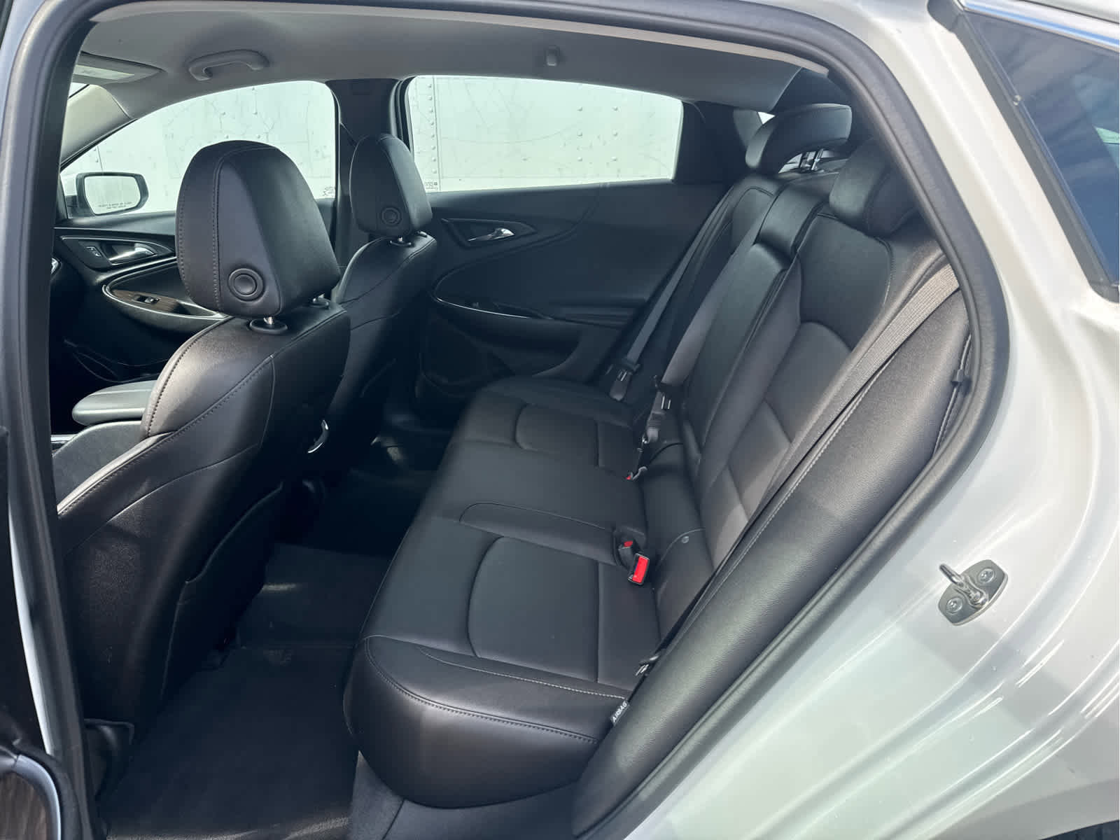 Used 2024 Chevrolet Malibu LT image 32