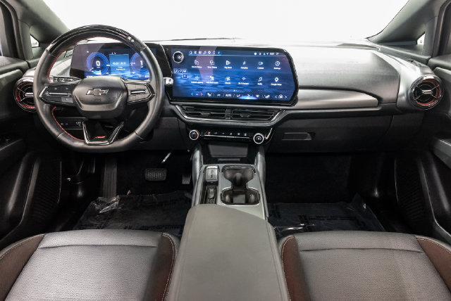 Used 2024 Chevrolet Equinox EV RS FWD image 28
